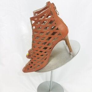 G.I.L.I Caged Cognac Heels 9M Nwot